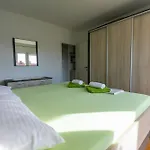 Evica 2 * Crikvenica