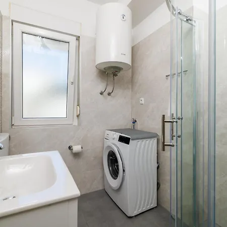 Appartement Evica 2 *