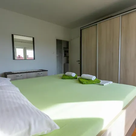 Evica 2 * Crikvenica